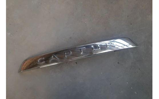 Renault Captur I 2013-2019 hatchback 0.9 TCE petrol MT 66 kW 2016  Lišta osvetlenia ŠPZ 643105451