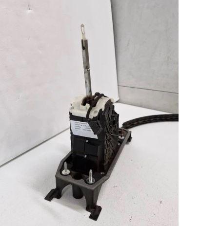 Volkswagen Passat B8 2014- combi 2.0 TDI diesel AT 110 kW 2015  Rýchlostná páka (kulisa) 3Q1713023Q