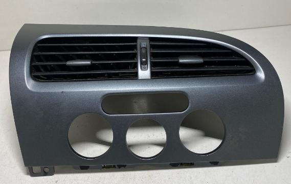 Seat Leon II 2005-2012 hatchback 1.4 TSI petrol MT 92 kW 2009  Mriežka kúrenia (fukár) 1P1819110A