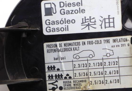 Seat Ibiza III 6L 2002-2008 hatchback 1.4 petrol MT 55 kW 2005  Dvierka nádrže paliva 6L6809905G