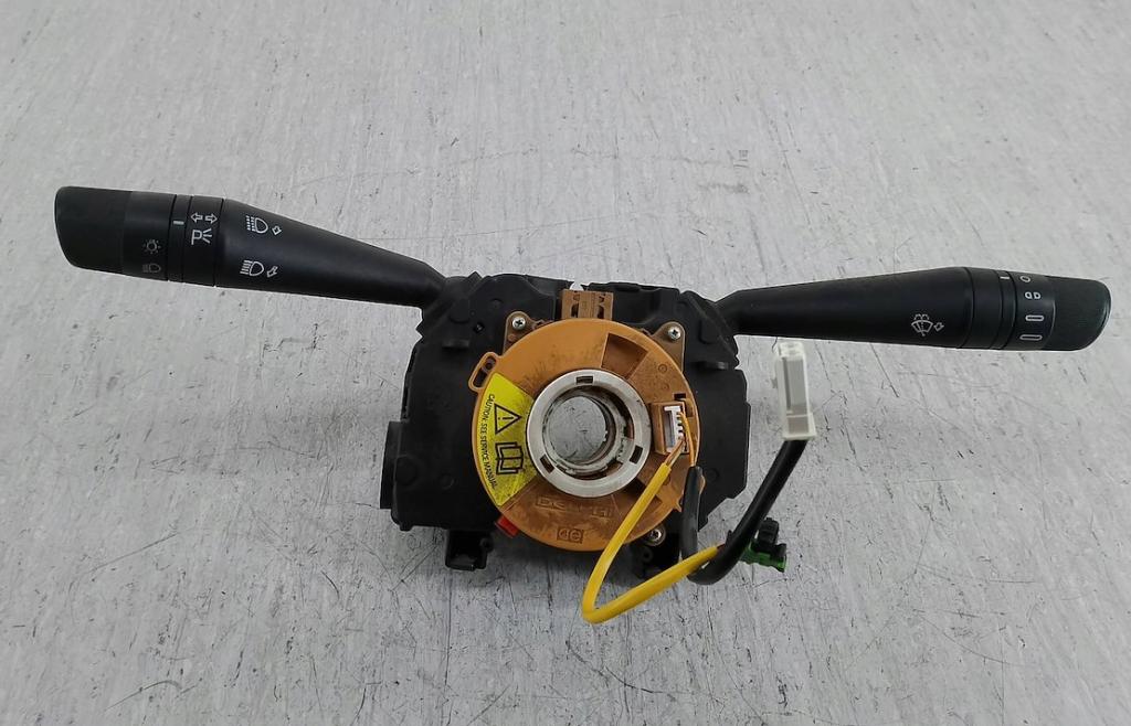 Fiat Fiorino III 2007- minivan 1.4 8v petrol 54 kW 2008  Prepínacie páčky pod volantom 86261000