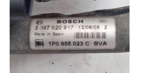 Seat Leon II 2005-2012 hatchback 1.9 TDI diesel MT 77 kW 2006  Motorček zámku dverí predný ľavý 1P0955023C 1P0955119B