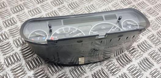 BMW 5 E39 1996-2003 sedan 2.8 petrol MT 142 kW 1998 manual  Prístrojová doska 62116914883 110008784