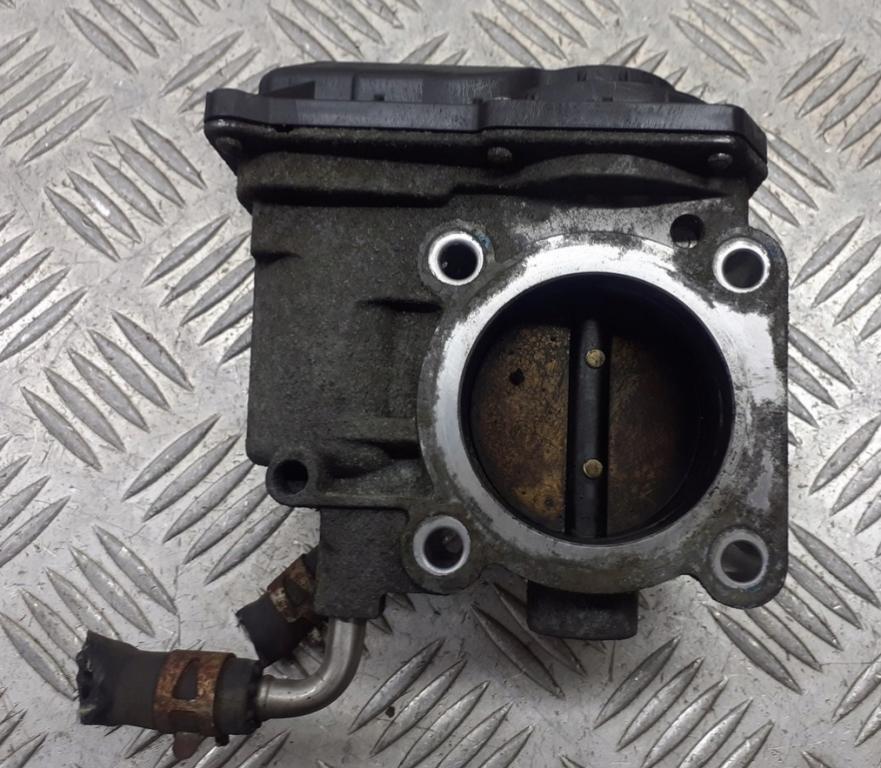 Toyota Avensis II T25 2003-2008 combi 1.8 VVTI petrol MT 95 kW 2006  Škrtiaca klapka 22030-0D010