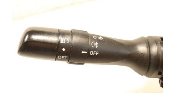 Toyota Yaris II 2005-2011 hatchback 1.3 VVTI petrol MT 74 kW 2009  Prepínacie páčky pod volantom 0D090-17F143