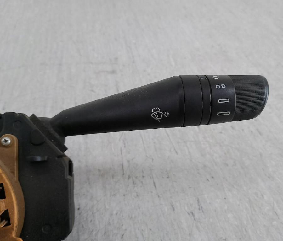 Fiat Fiorino III 2007- minivan 1.4 8v petrol 54 kW 2008  Prepínacie páčky pod volantom 86261000