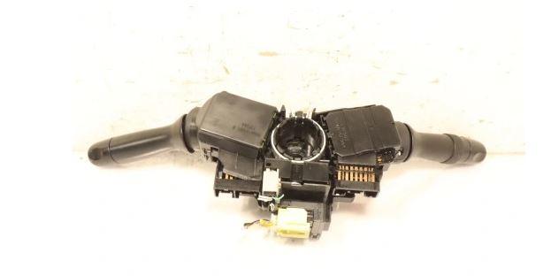 Toyota Yaris II 2005-2011 hatchback 1.3 VVTI petrol MT 74 kW 2009  Prepínacie páčky pod volantom 0D090-17F143