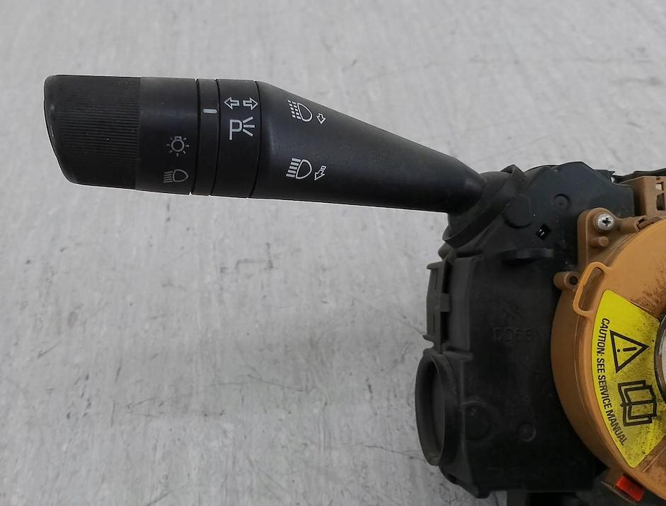 Fiat Fiorino III 2007- minivan 1.4 8v petrol 54 kW 2008  Prepínacie páčky pod volantom 86261000