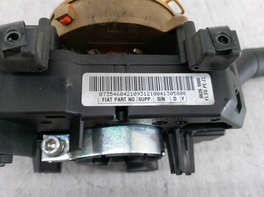 Fiat Fiorino III 2007- minivan 1.4 8v petrol 54 kW 2008  Prepínacie páčky pod volantom 86261000