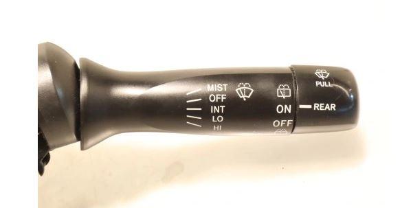 Toyota Yaris II 2005-2011 hatchback 1.3 VVTI petrol MT 74 kW 2009  Prepínacie páčky pod volantom 0D090-17F143