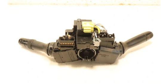 Toyota Yaris II 2005-2011 hatchback 1.3 VVTI petrol MT 74 kW 2009  Prepínacie páčky pod volantom 0D090-17F143