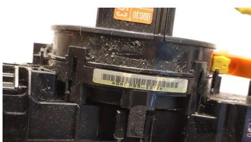 Toyota Yaris II 2005-2011 hatchback 1.3 VVTI petrol MT 74 kW 2009  Prepínacie páčky pod volantom 0D090-17F143