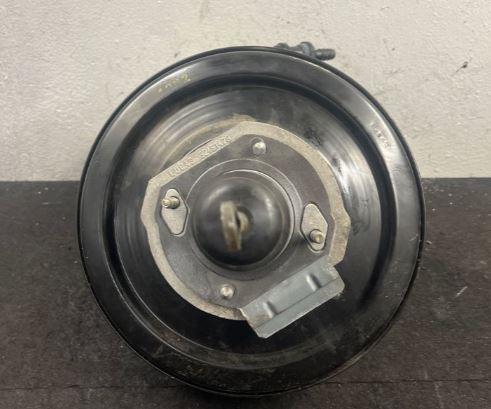 BMW 5 E39 1996-2003 sedan 3.0 D diesel MT 135 kW 2000  Posilňovač bŕzd 1165057 1450