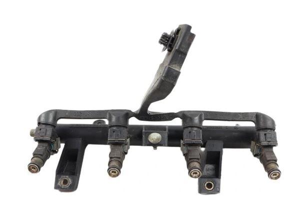 Peugeot 206 hatchback 1.1 petrol MT 44 kW 1998  Vstrekovacia lišta 9638128080 9628982980