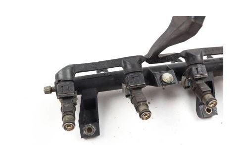 Peugeot 206 hatchback 1.1 petrol MT 44 kW 1998  Vstrekovacia lišta 9638128080 9628982980