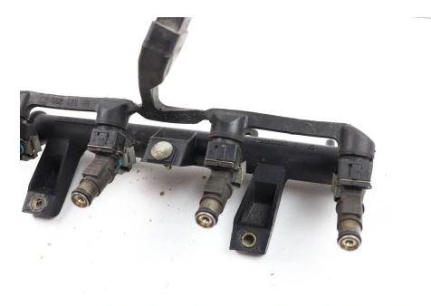 Peugeot 206 hatchback 1.1 petrol MT 44 kW 1998  Vstrekovacia lišta 9638128080 9628982980