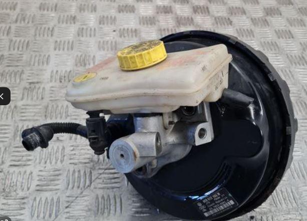 Audi A4 B7 2004-2008 sedan 2.0 petrol MT 96 kW 2006  Posilňovač bŕzd 8E0612105N