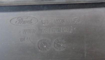 Ford Focus Mk2 2004-2011 sedan 1.8 TDCI diesel MT 85 kW 2006  Torpédo (plast pod čelným sklom) 4M51-A02216-AF