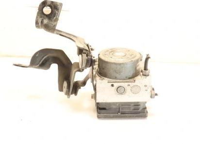 Ford Fiesta Mk7 2008-2017 hatchback 1.2 16v petrol MT 44 kW 2012  Pumpa ABS D1B1-2C405-AC D1B1-2C013-BA