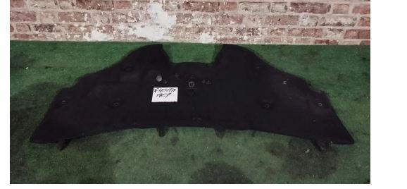 Ford Fiesta Mk7 2008-2017 hatchback 1.2 16v petrol MT 60 kW 2009  Odhlučnenie (izolácia) prednej kapoty