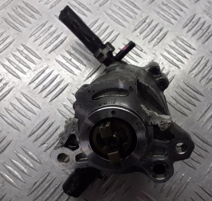 Toyota Corolla E12 2001-2009 combi 2.0 D4D diesel MT 66 kW 2001  Vákuová pumpa 29300-27010