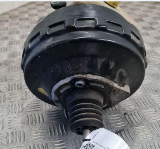 Audi A4 B7 2004-2008 sedan 2.0 petrol MT 96 kW 2006  Posilňovač bŕzd 8E0612105N