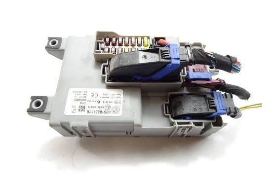 Fiat Doblo II 2010- 1.6 JTD diesel 77 kW 2010  Poistková skrinka 00518331110