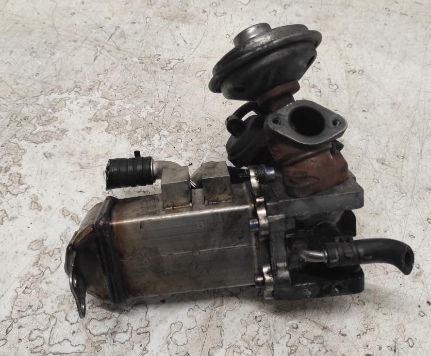 Audi A6 C6 2004-2011 sedan 2.7 TDI diesel MT 132 kW 2007  EGR Ventil 059131503H