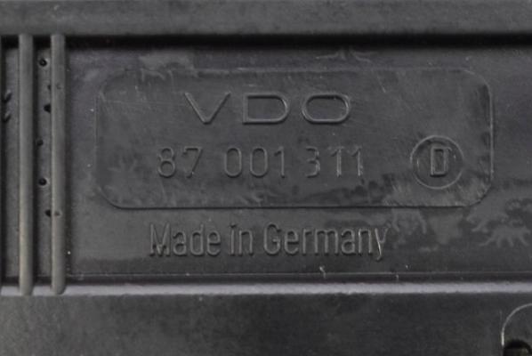 Mercedes C W202 1993-2001 sedan 1.8 petrol MT 90 kW 1993  Prístrojová doska 2025404811