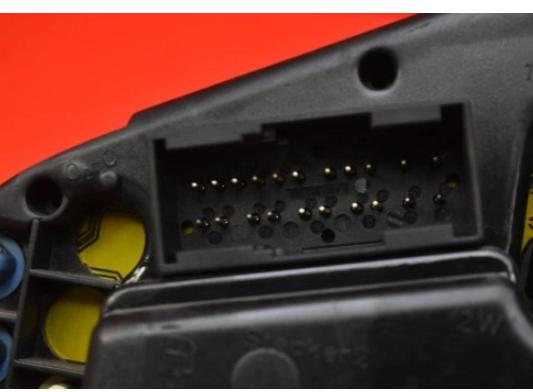 Mercedes C W202 1993-2001 sedan 1.8 petrol MT 90 kW 1993  Prístrojová doska 2025404811