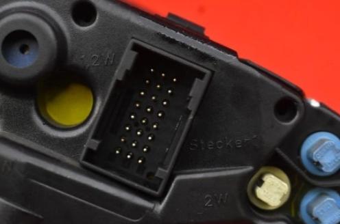 Mercedes C W202 1993-2001 sedan 1.8 petrol MT 90 kW 1993  Prístrojová doska 2025404811