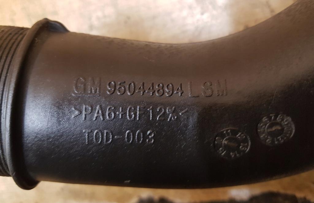 Chevrolet Orlando hatchback 2.0 VCDI diesel MT 96 kW 2011  Rúrka chladenia vzduchu 95044894