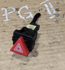 Audi A2 hatchback 1.4 16v petrol AUA MT 55 kW 2000  Prepínač výstražných (núdzových) svetiel 8Z0941509A