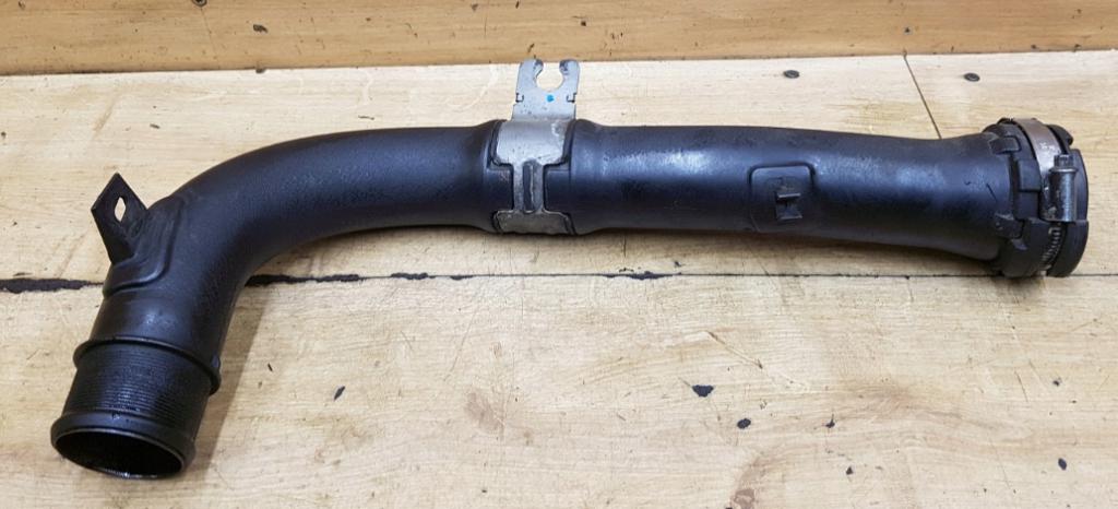 Chevrolet Orlando hatchback 2.0 VCDI diesel MT 96 kW 2011  Rúrka chladenia vzduchu 95044894