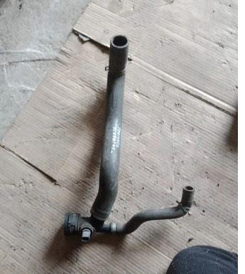 Volkswagen Touareg I 2002-2010 hatchback 5.0 TDI V10 diesel AT 230 kW 2003  Hadica chladenia vody 7L6122291A