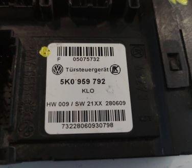 Volkswagen Touran I 2003-2015 hatchback 1.9 TDI diesel MT 77 kW 2006  Motorček okien predný ľavý 5K0959792 1T0959702R