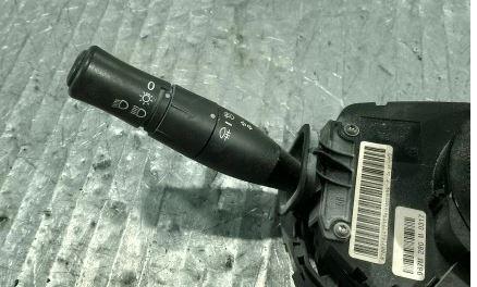 Renault Megane II 2003-2008 combi 1.9 DCI diesel MT 96 kW 2006  Prepínacie páčky pod volantom 8200216462