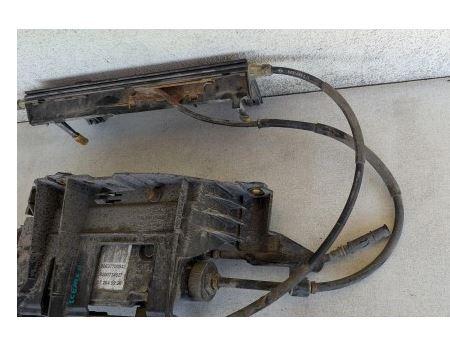 Renault Scenic II 2003-2009 hatchback 1.9 DCI diesel MT 96 kW 2008  Ručná brzda 8200734627