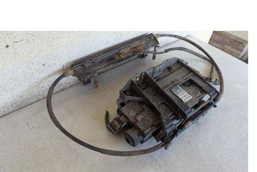 Renault Scenic II 2003-2009 hatchback 1.9 DCI diesel MT 96 kW 2008  Ručná brzda 8200734627