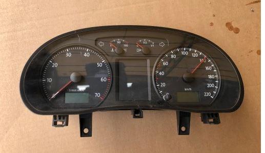 Volkswagen Polo IV 9N 2001-2009 hatchback 1.2 6v petrol MT 44 kW 2009  Prístrojová doska 6Q0920823T