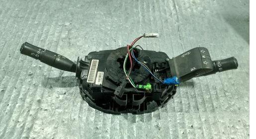 Renault Megane II 2003-2008 combi 1.9 DCI diesel MT 96 kW 2006  Prepínacie páčky pod volantom 8200216462