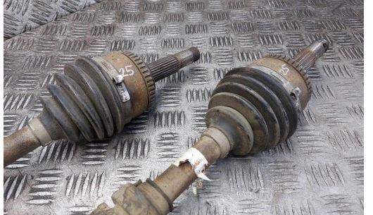 Nissan Almera N16 2000-2006 hatchback 1.5 16v petrol 66 kW 2001  Poloos