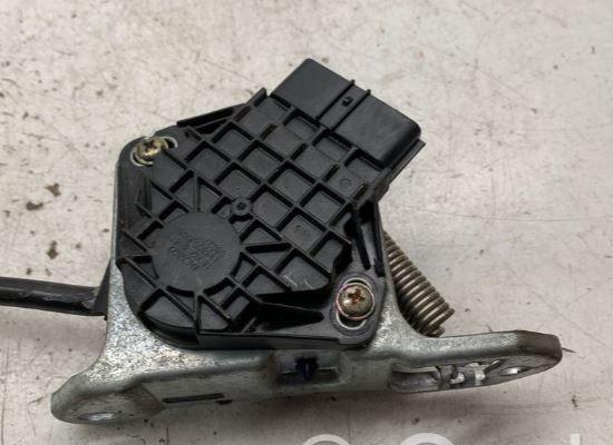 Nissan X-trail I T30 2001-2007 suv 2.2 DCI diesel 84 kW 2003  Potenciometer plynového pedálu 180028H813