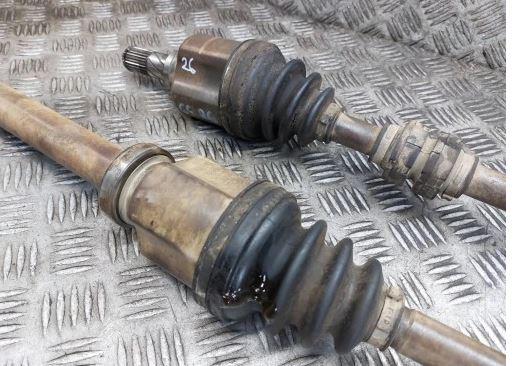 Nissan Almera N16 2000-2006 hatchback 1.5 16v petrol 66 kW 2001  Poloos