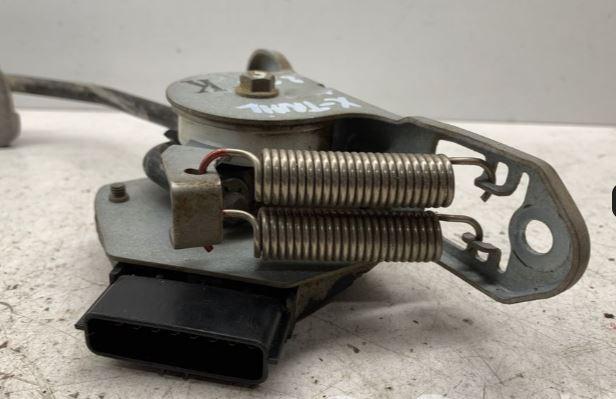 Nissan X-trail I T30 2001-2007 suv 2.2 DCI diesel 84 kW 2003  Potenciometer plynového pedálu 180028H813