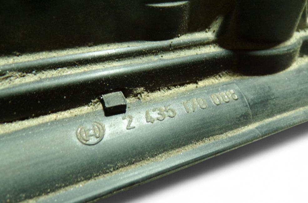 Volkswagen Transporter T4 1990-2003 2.5 petrol MT 81 kW 1997  Vstrekovacia lišta 0280151012 023133313B 2435170008