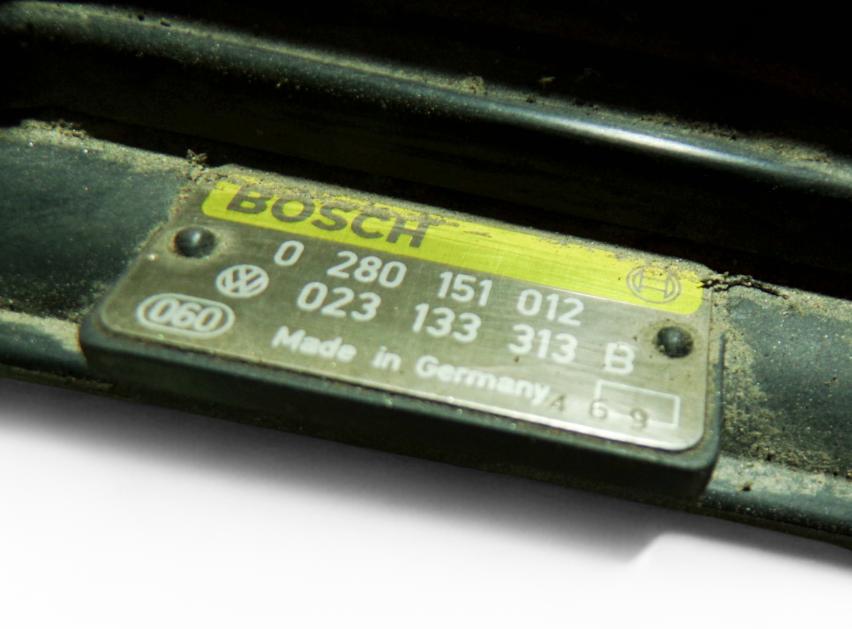 Volkswagen Transporter T4 1990-2003 2.5 petrol MT 81 kW 1997  Vstrekovacia lišta 0280151012 023133313B 2435170008