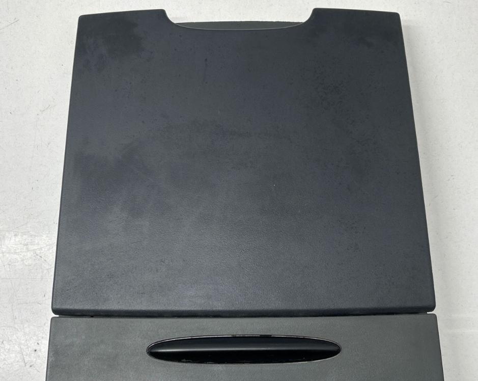 Mercedes Vito W639 2003-2014 hatchback 2.2 CDI diesel MT 100 kW 2011  Priehradka (kastlík) A6396800291