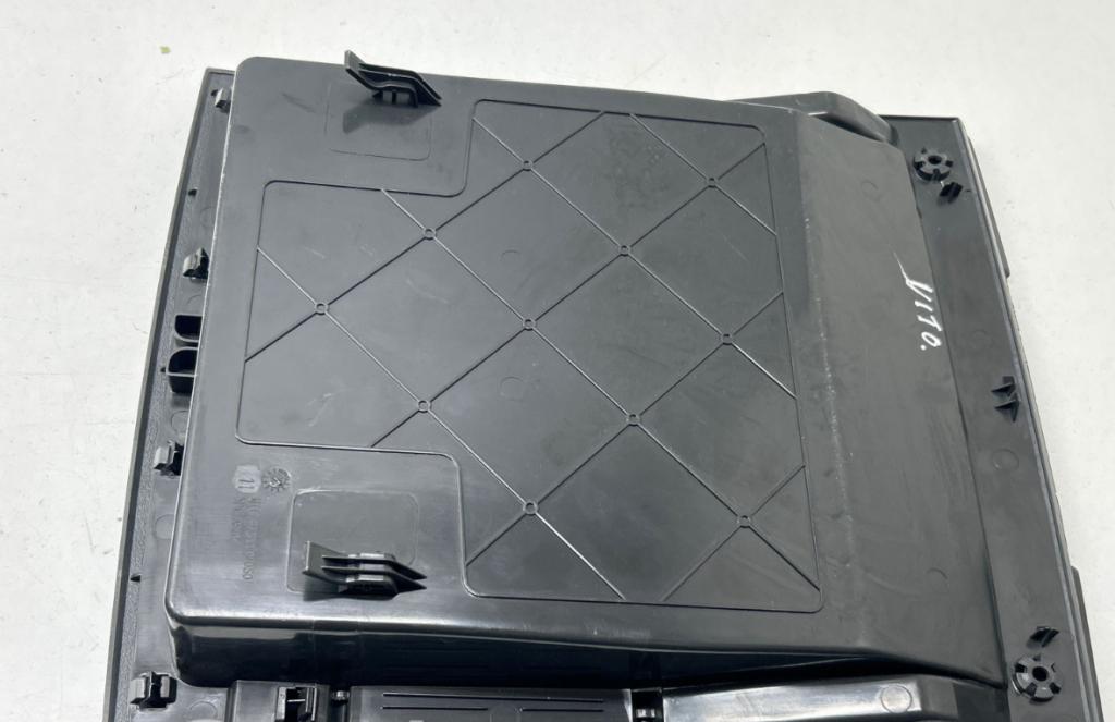 Mercedes Vito W639 2003-2014 hatchback 2.2 CDI diesel MT 100 kW 2011  Priehradka (kastlík) A6396800291