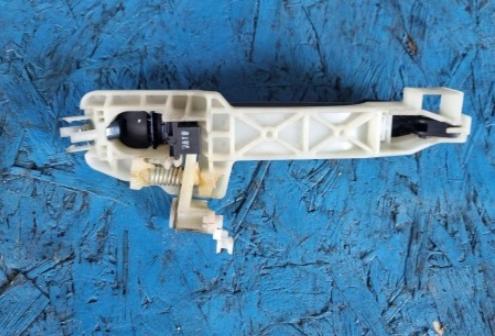 Kia Rio III 2011-2017 hatchback 1.1 CRDI diesel MT 55 kW 2011  Kľučka dverí vonkajšia zadná pravá